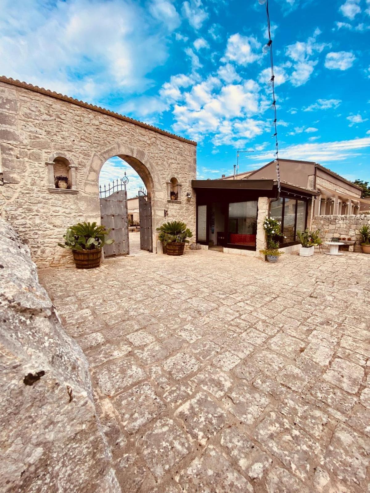 Mastro Vanni - Urban Masseria Ragusa Exterior photo